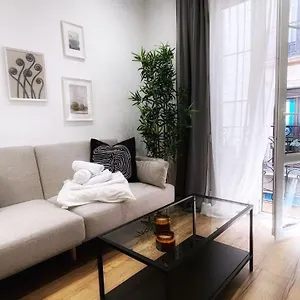 Ronda Con Balcon Casco Viejo Bilbao